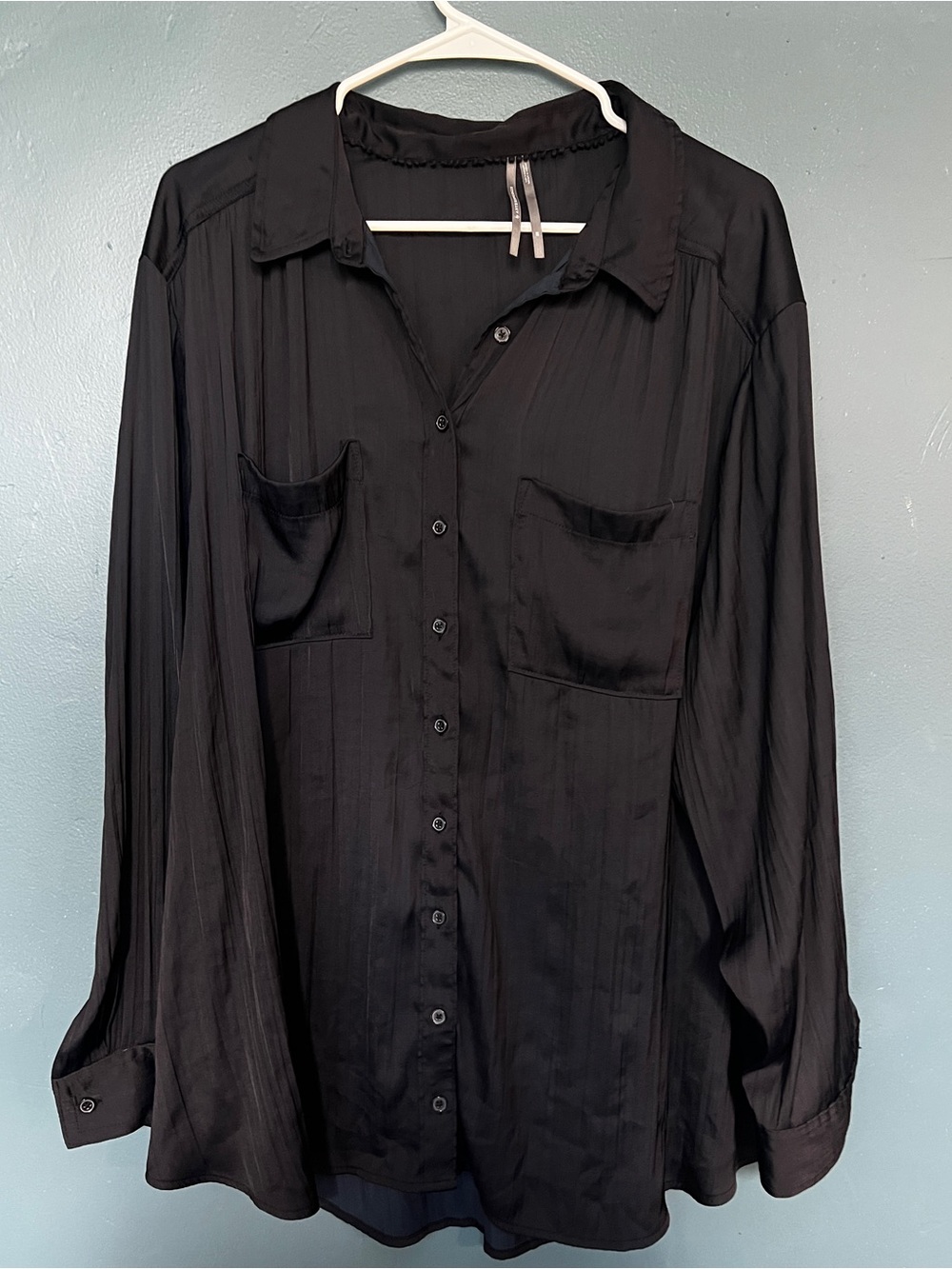 Anthropologie 2X plus size black satin button up shirt